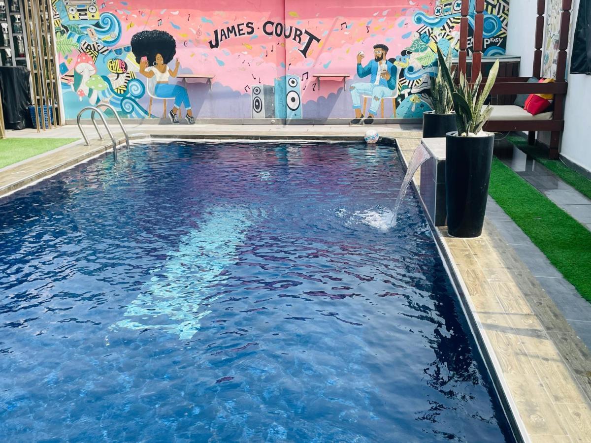 James Court Hotel & Luxury Apartments 莱基 外观 照片