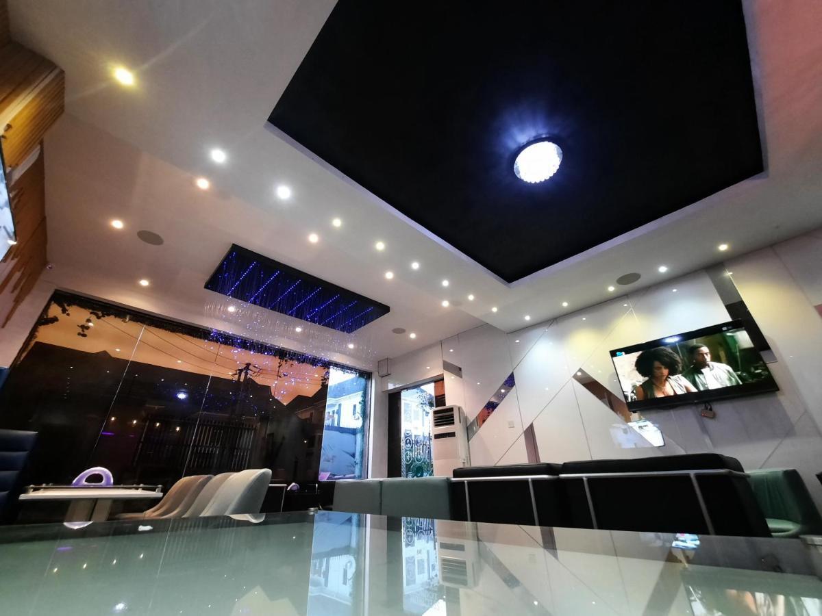 James Court Hotel & Luxury Apartments 莱基 外观 照片
