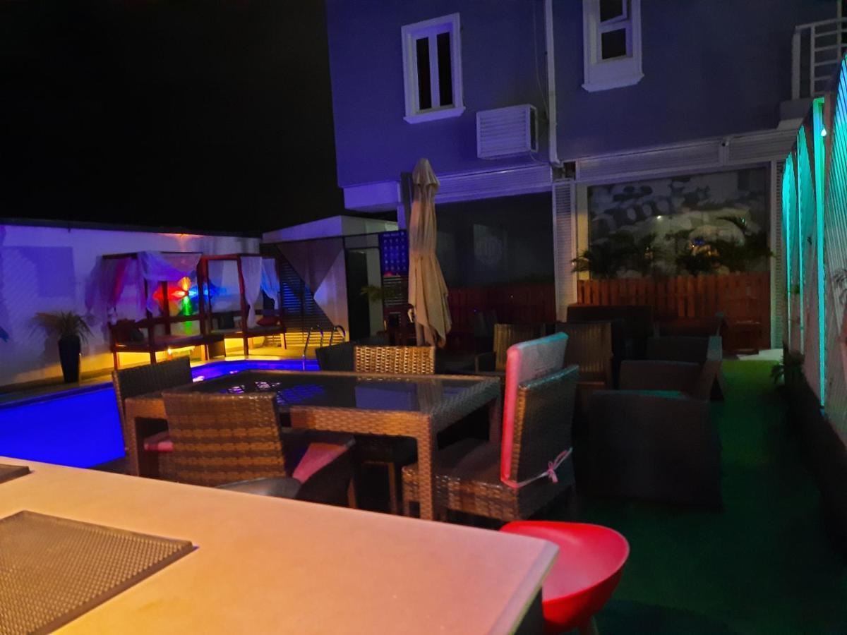 James Court Hotel & Luxury Apartments 莱基 外观 照片