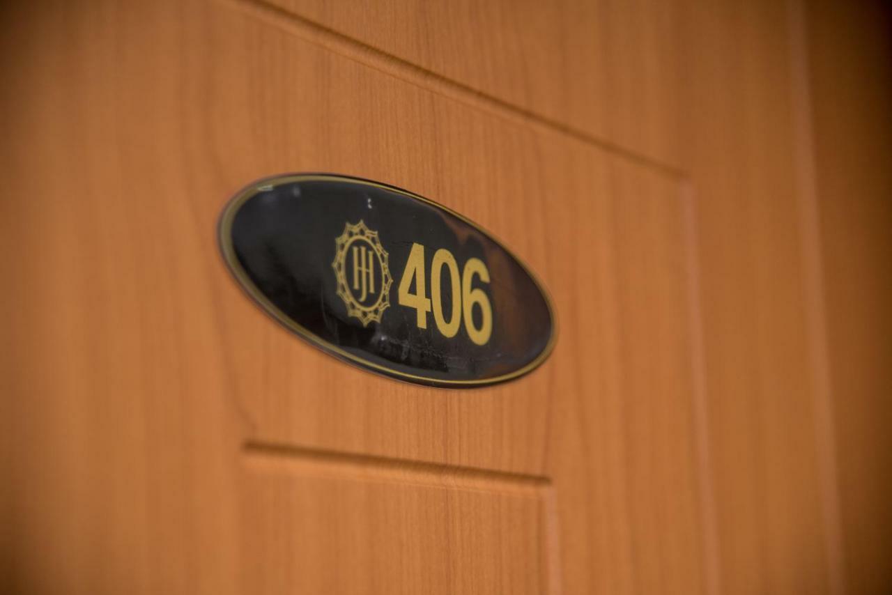James Court Hotel & Luxury Apartments 莱基 外观 照片