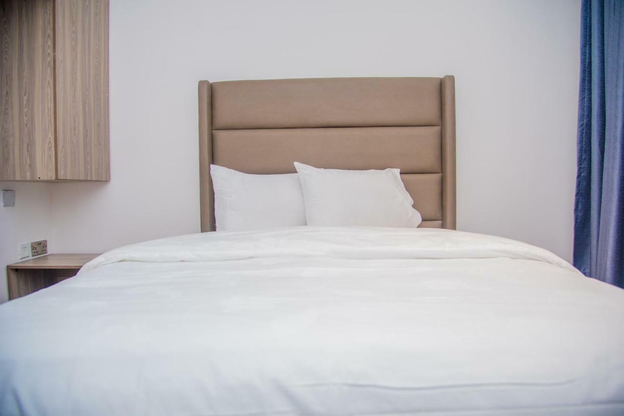 James Court Hotel & Luxury Apartments 莱基 外观 照片