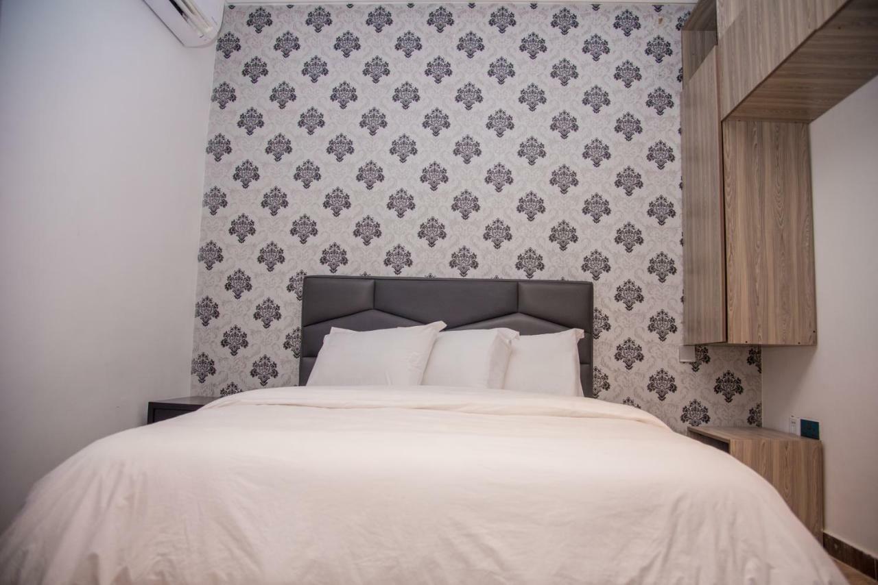 James Court Hotel & Luxury Apartments 莱基 外观 照片
